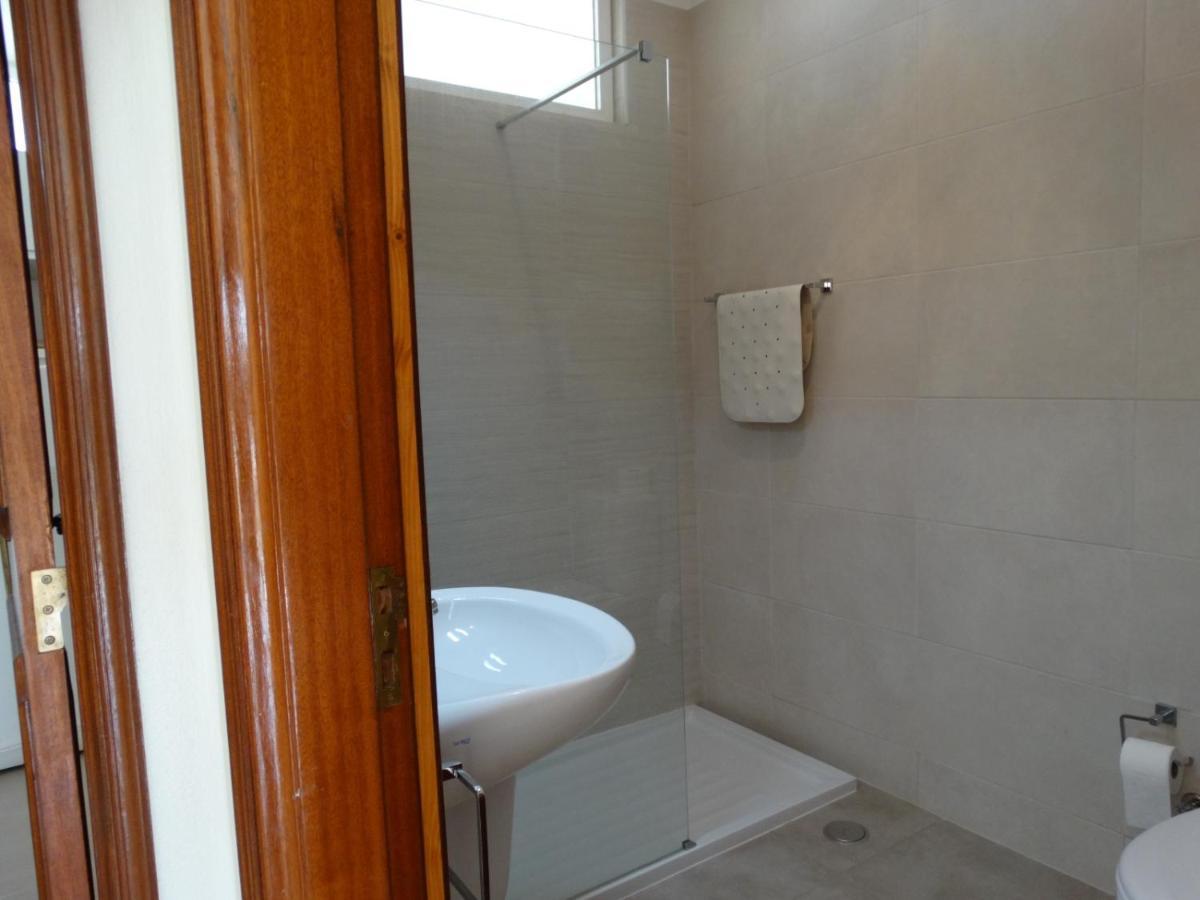 Com Piscina Junto A - *